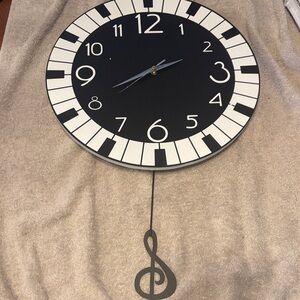 Black and White Musical Wall Clock